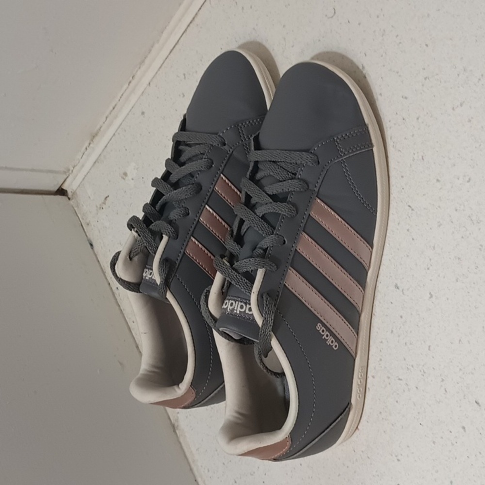 Adidas Sneakers women's size 6